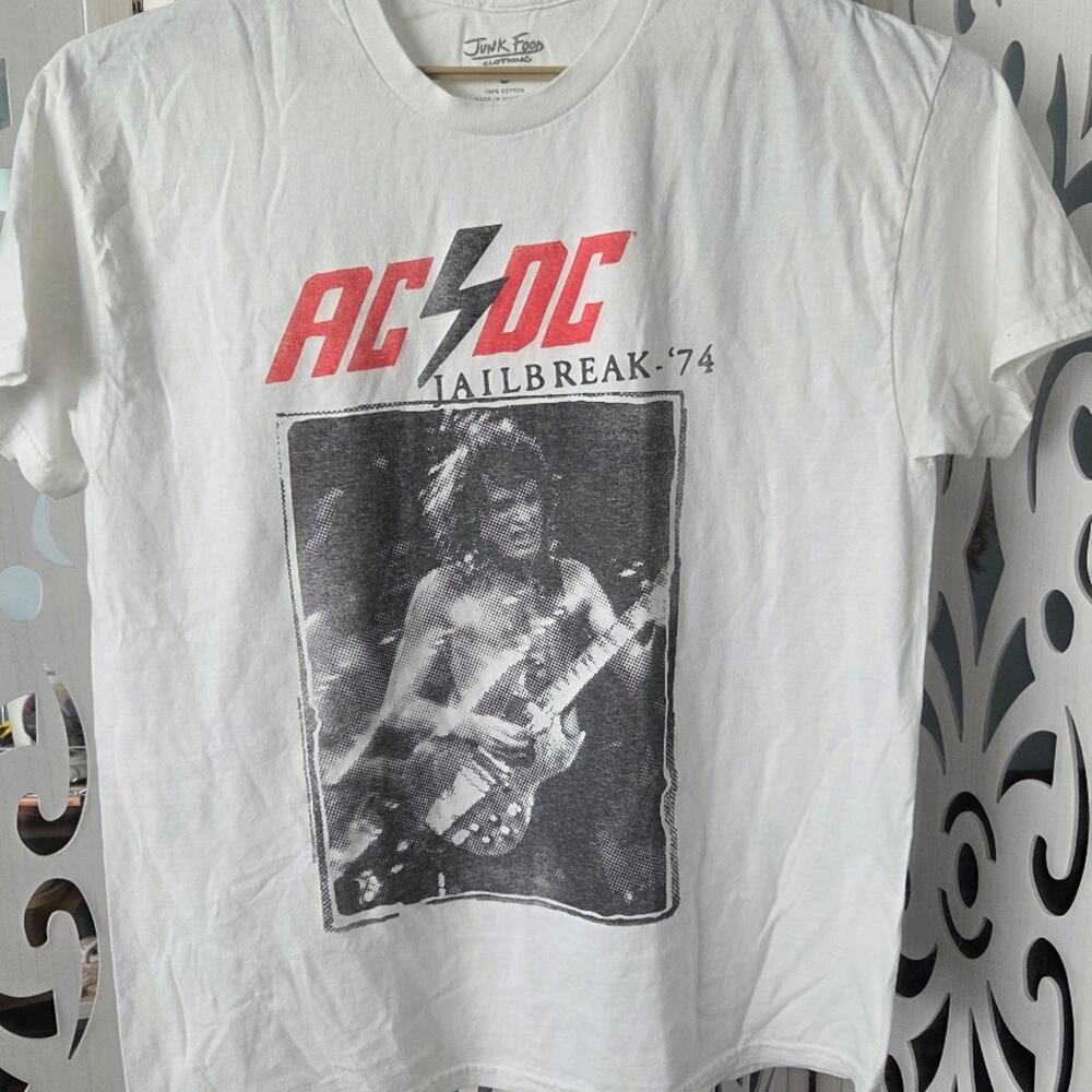 AC/DC Jailbreak '74 Angus Young Graphic Band T-Shirt White Large Rock Tee